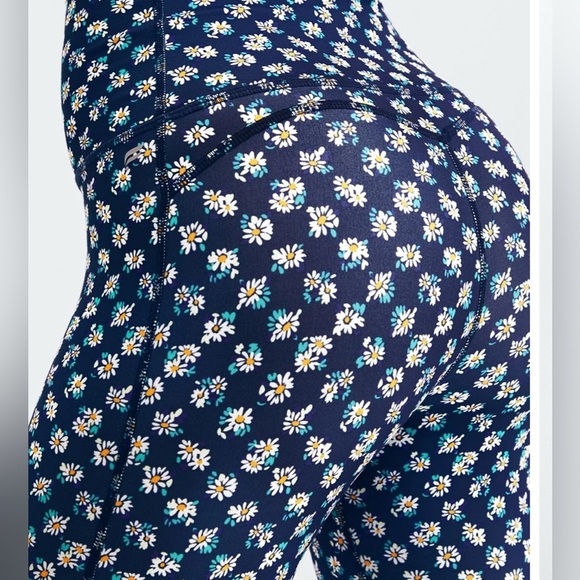FABLETICS DAISY FIELD 7/8 LEGGINGS LARGE NWT - Picture 3 of 8
